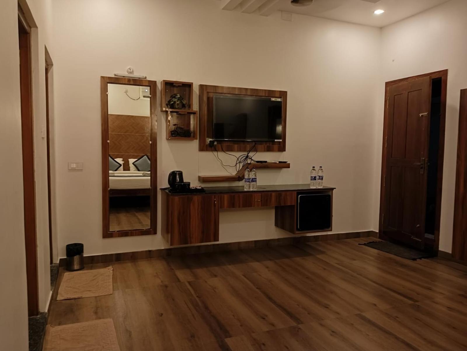 Grb Resort Tiruchchendur Room photo